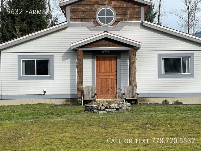 Building Photo - 3 Bedroom Country Living