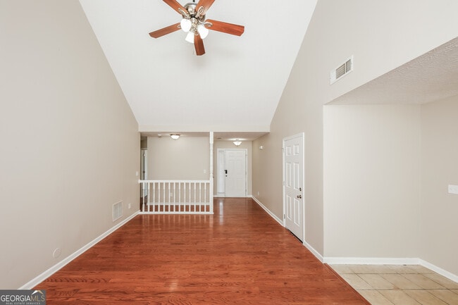 Building Photo - 706 Squirrels Nest Ct