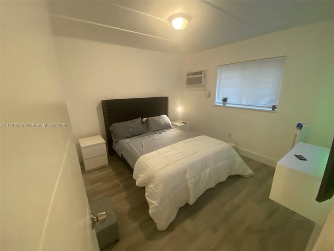 Foto del edificio - 734 NW 80th St