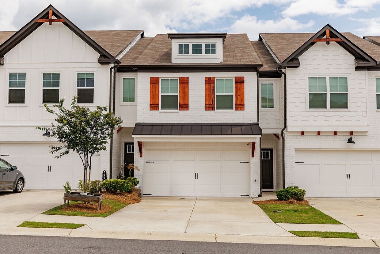 Primary Photo - Townhome Available Now in the Towns of Aub...