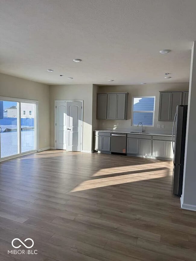 Foto del edificio - 3846 Riverstone Dr