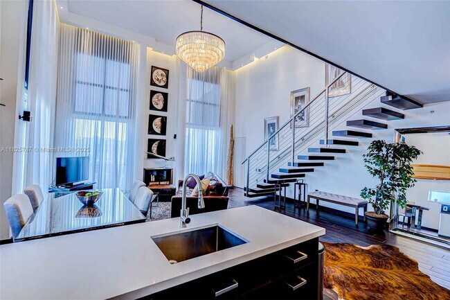 Building Photo - Sunset Harbour Drive, Miami Beach, FL 33139 - 2 BR 2 BA condo