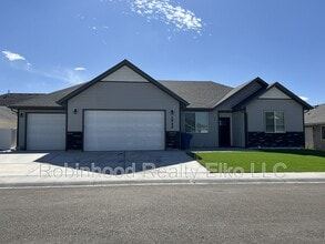 Building Photo - 1922 Pheasant Dr