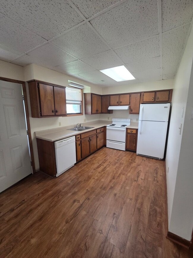 Foto del edificio - Large 1-Bedroom Apartment with Washer/Dryer Hookups