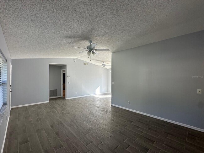 Building Photo - 2912 Victory Palm Dr