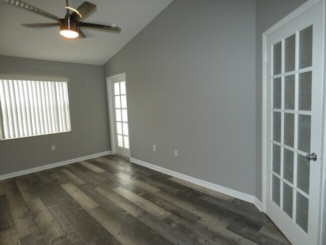 Building Photo - 2850 N Oakland Forest Dr