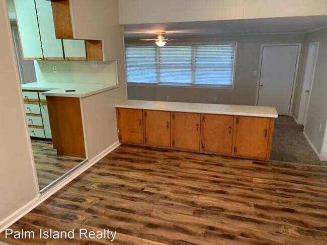 Foto del edificio - 4 br, 1 bath House - 206 Henry St