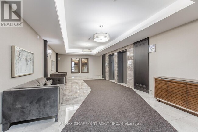 Building Photo - 101 Shoreview Pl