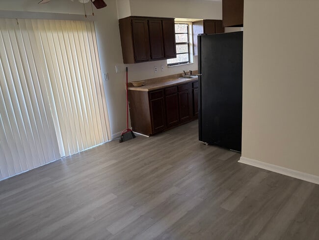 Building Photo - 1000 Pope St NW