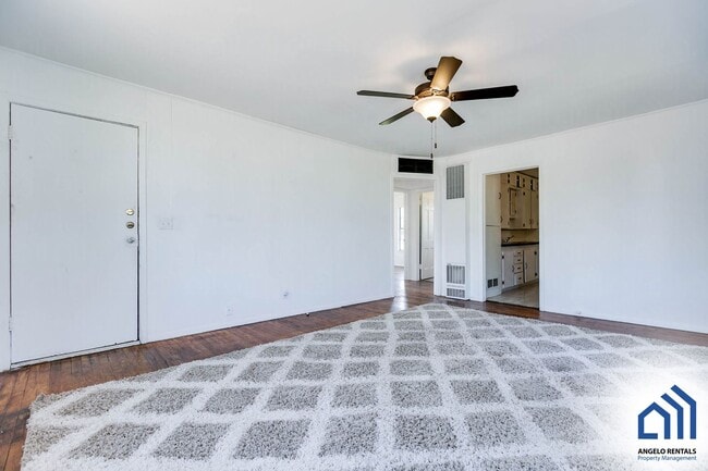 Building Photo - 107 Belaire Ave