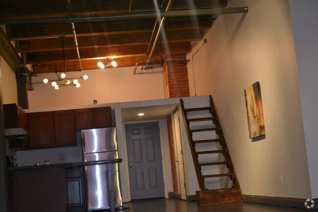 Building Photo - 743 Beaubien St