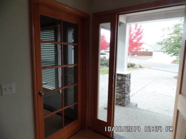 Building Photo - 10 Aspen Creek Ct