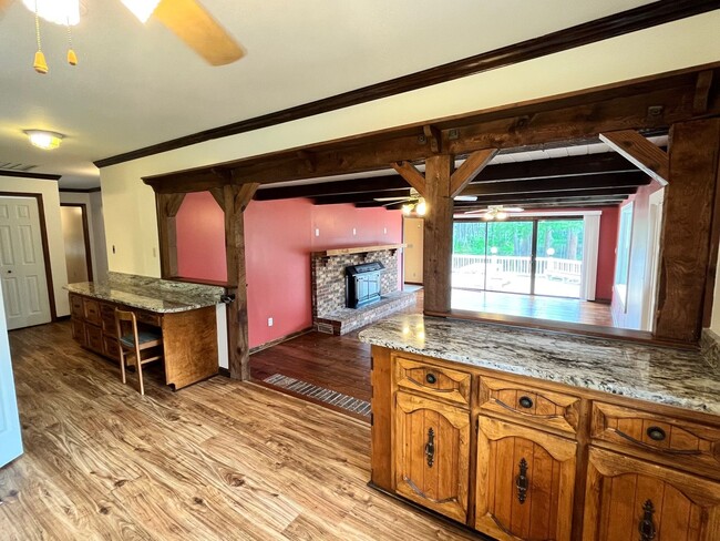Building Photo - Pond! Pool! Granite! 3.5 Acres! Rental in ...