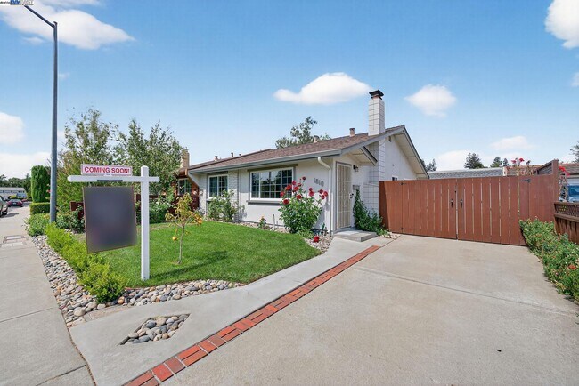 Foto del edificio - 1810 Peary Way