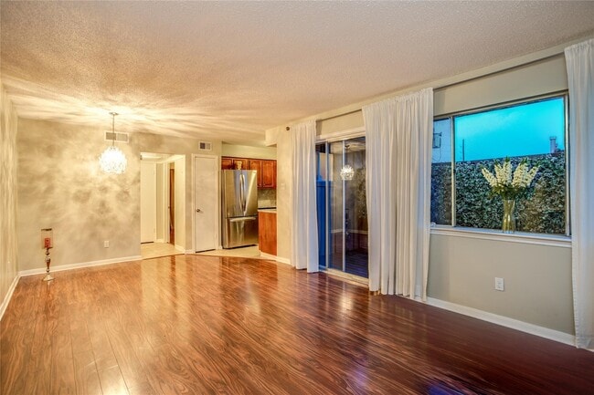 Foto del edificio - 2574 Marilee Ln