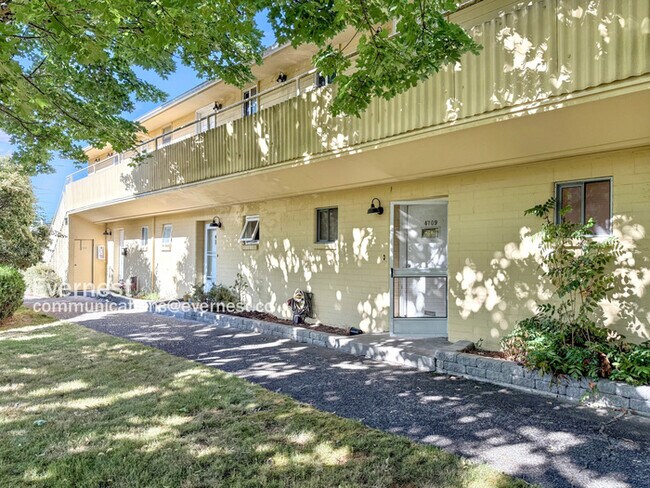 Foto del edificio - 4709 40th Ave NE