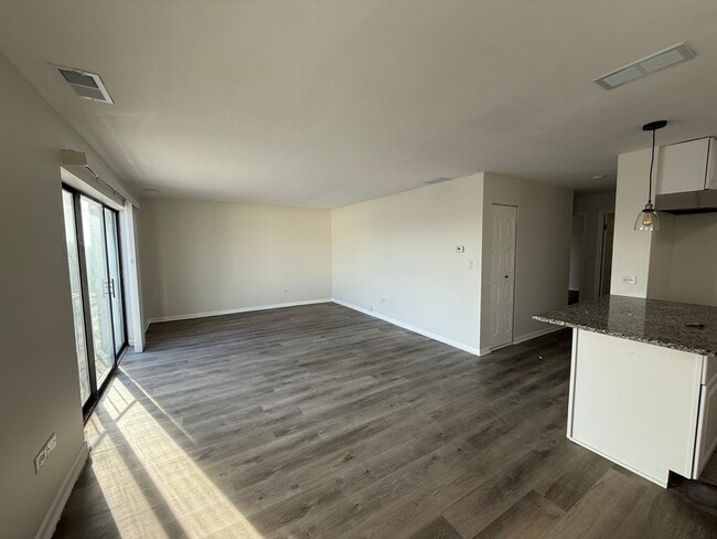 Foto del edificio - 2310 N Harlem Ave