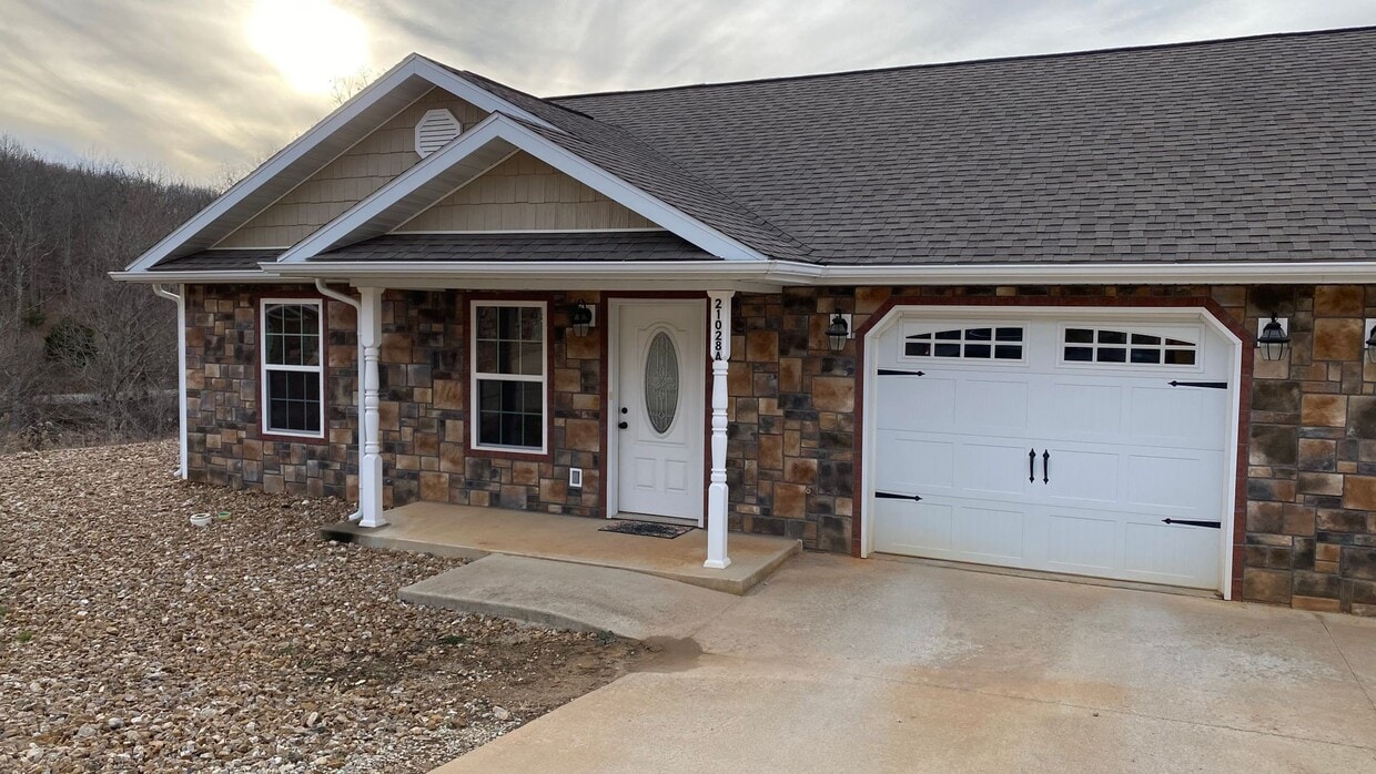 Primary Photo - ~*~Gorgeous 2 Bedroom 2 Bathroom Duplex~*~