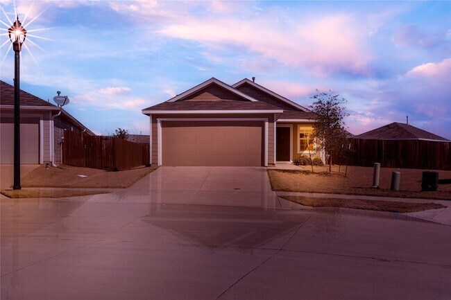 Foto del edificio - 7524 Larson Ln