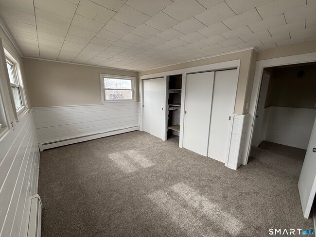 Building Photo - 324 Savage Hill Rd