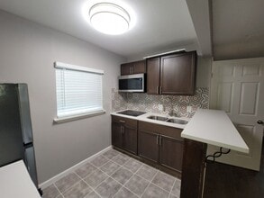 Building Photo - 234 Senisa Dr