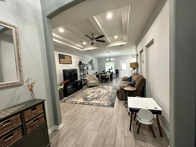 Building Photo - 1763 The Park Dr