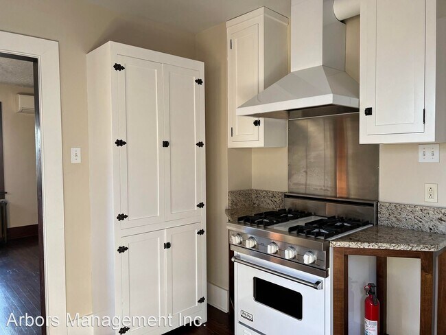 Foto del edificio - 3 br, 1 bath House - 710 Straight Street