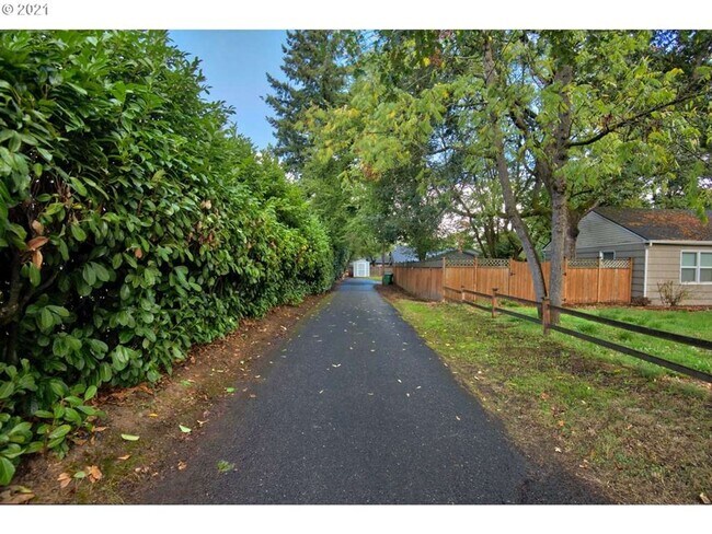 Foto del edificio - Beautiful 3Bed + 2bath Ranch Style Home in...