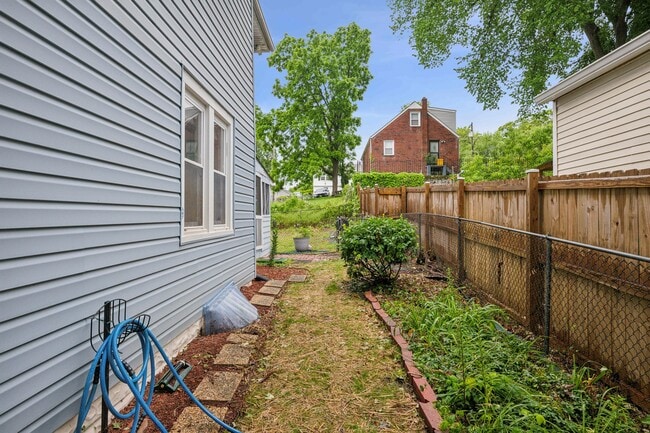 Building Photo - 4311 Quinn St