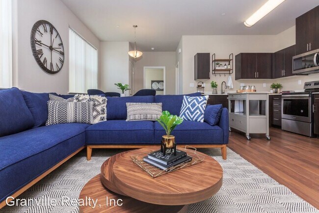 Foto del edificio - 8080 N Millbrook Ave