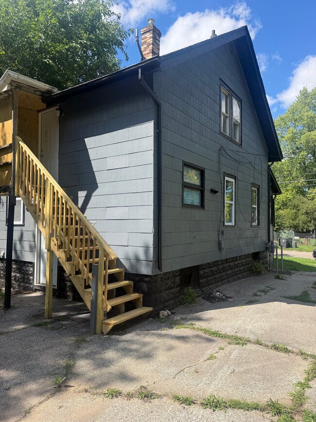 Building Photo - 1027 Alvord Ave
