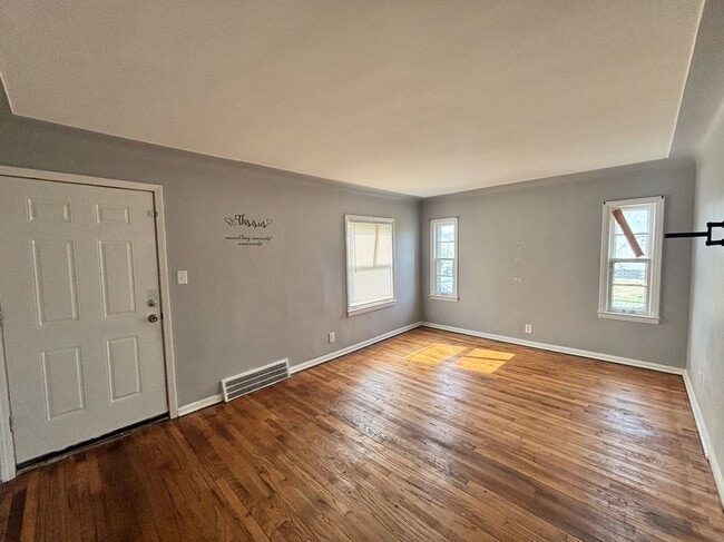 Building Photo - 16898 Lilac St