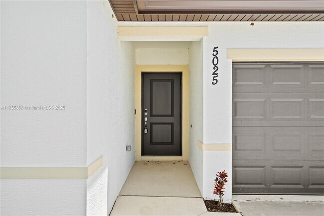 Foto del edificio - 5025 Armina Pl