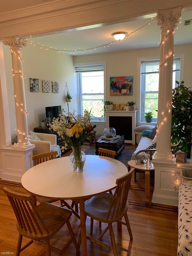 Foto del edificio - 3 br, 2 bath  - 830 Pine St Apt 5AB