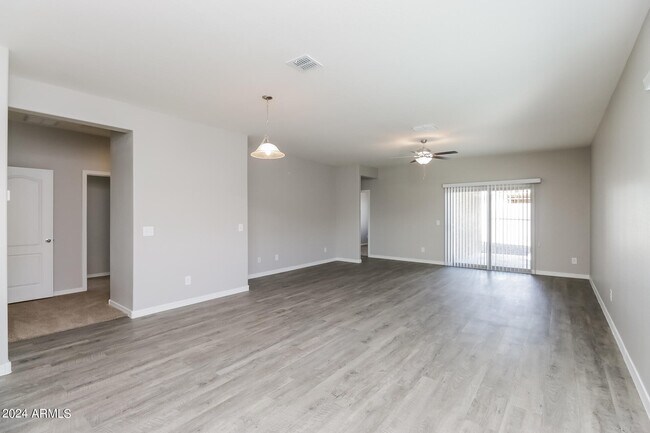Foto del edificio - 37558 W Merced St