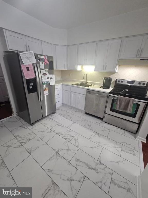 1 Gurteen Ct Unit 201, Timonium, MD 21093 Room for Rent in Timonium