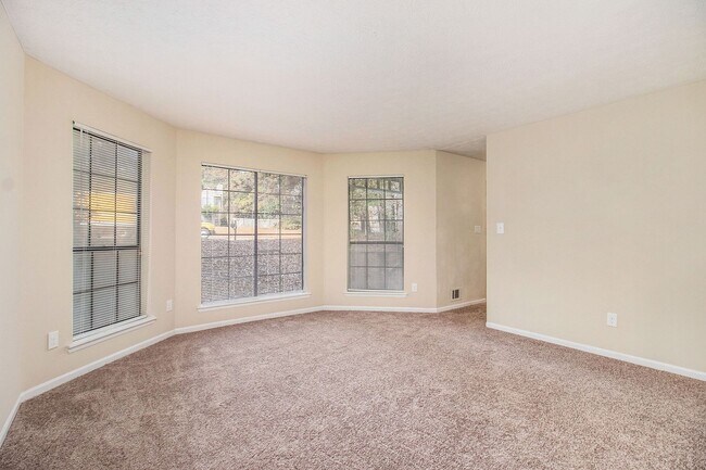 Foto del edificio - 4 Bedroom 2.5 Bath Home