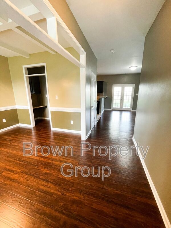 Building Photo - 284 Ladden Ln