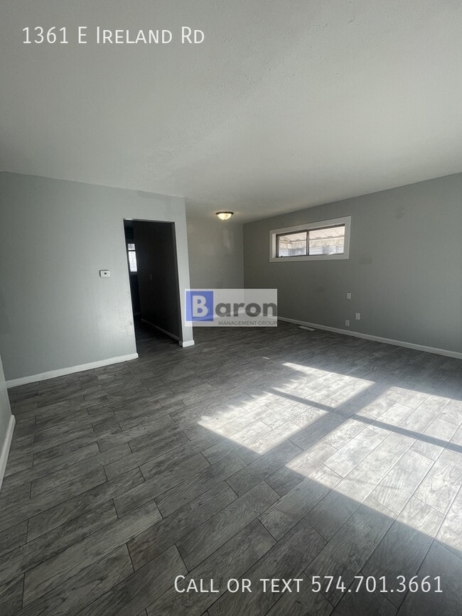 Building Photo - 1361 E Ireland Rd