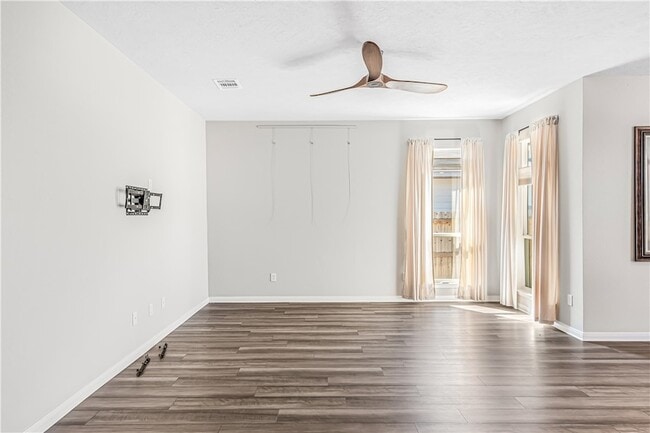 Foto del edificio - 411 Ft Dix Ln