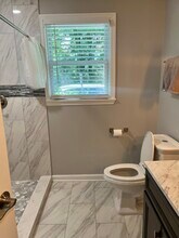 Building Photo - 701 E 35th St