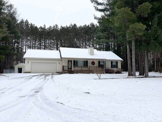 Building Photo - 9239 Evergreen Dr