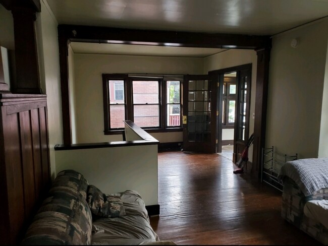 Foto del edificio - 15 Hughes Ave