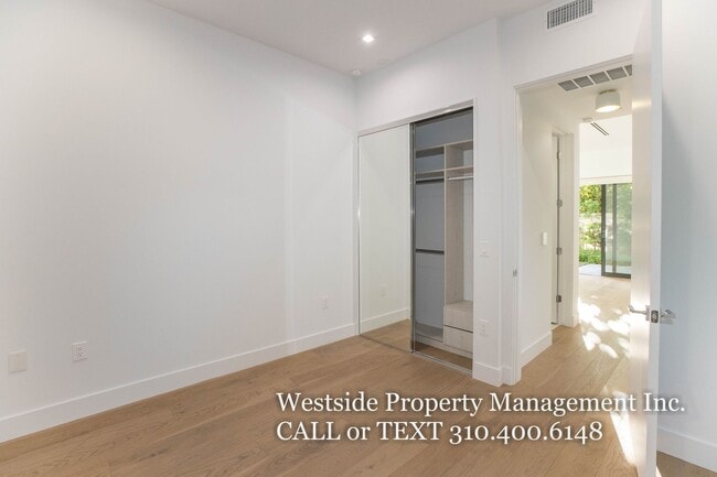 Foto del edificio - Stunning New Townhome In Santa Monica
