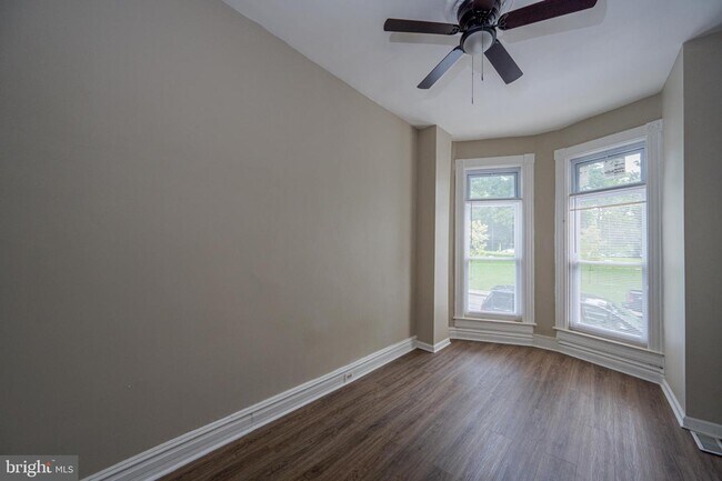 Building Photo - 2812 Auchentoroly Terrace