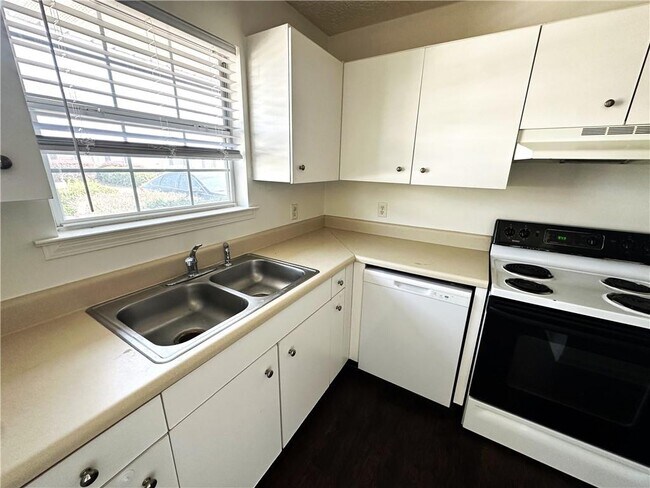 Foto del edificio - 115 Winter Chase Ln