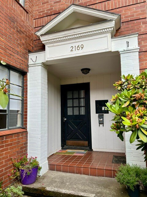 Foto del edificio - 2169 NW Irving St