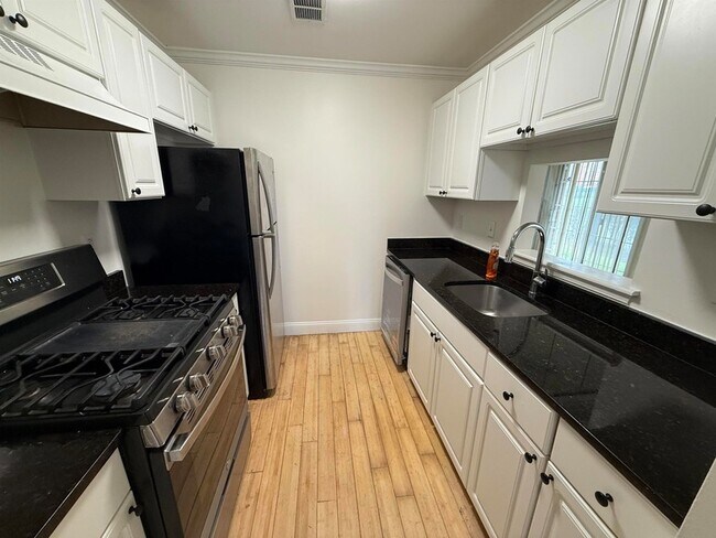 Foto del edificio - 10 Society Hill Dr N