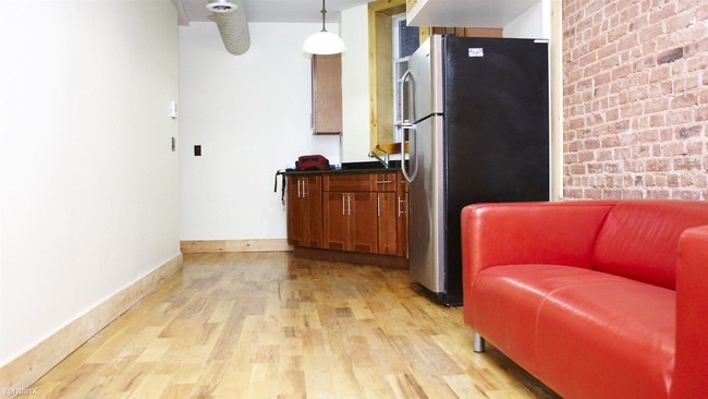 Foto del edificio - 645 Willoughby Ave