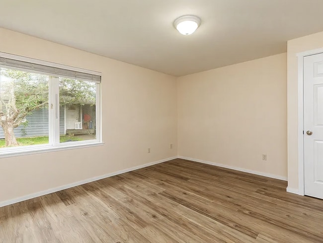 Guest Bedroom - 1921 Chestnut St
